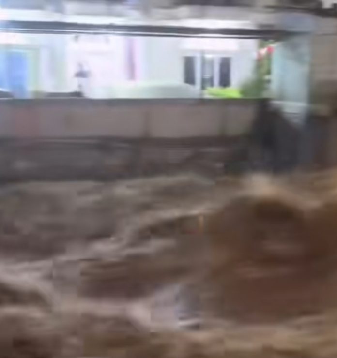 banjir bandang