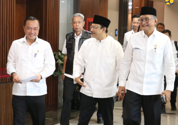 Menteri PU, Mensesneg, dan Mensos