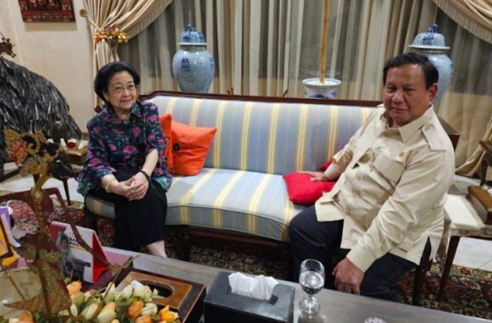 Presiden Prabowo Subianto bertemu dengan Presiden Ke-5 Megawati Soekarnoputri di kediaman Megawati, Jalan Teuku Umar, Jakarta, Senin (7/4/2025). ANTARA/X/@bang_dasco