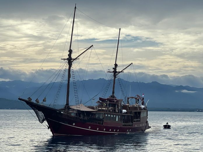 Kapal Pesiar KM Arenui