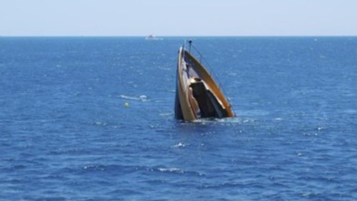Kapal terbalik