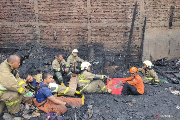 Kebakaran Rumah di Tambora