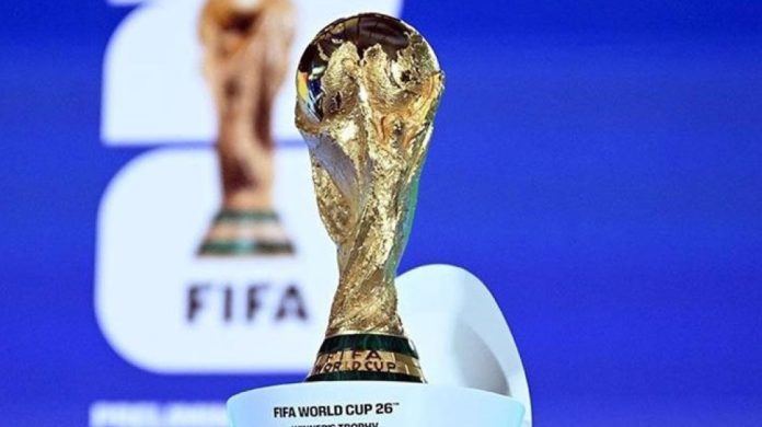 trofi piala dunia
