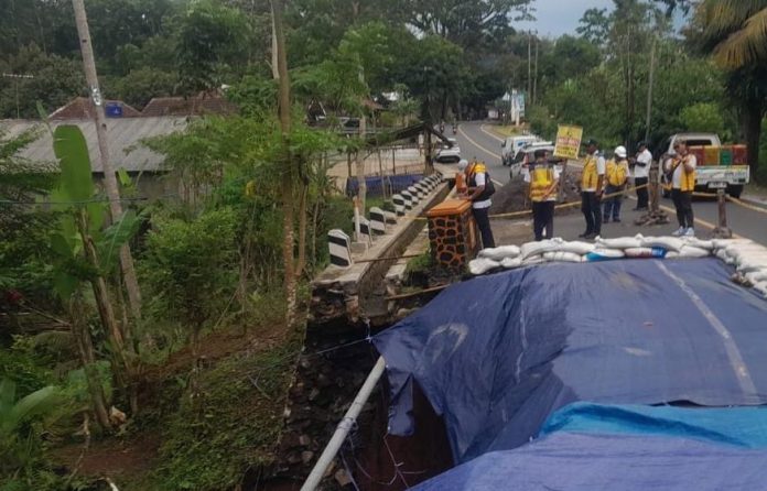 Jembatan Bailey Longsor Ciamis