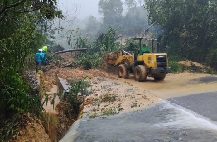 Alat Berat Bantuan Sumatera