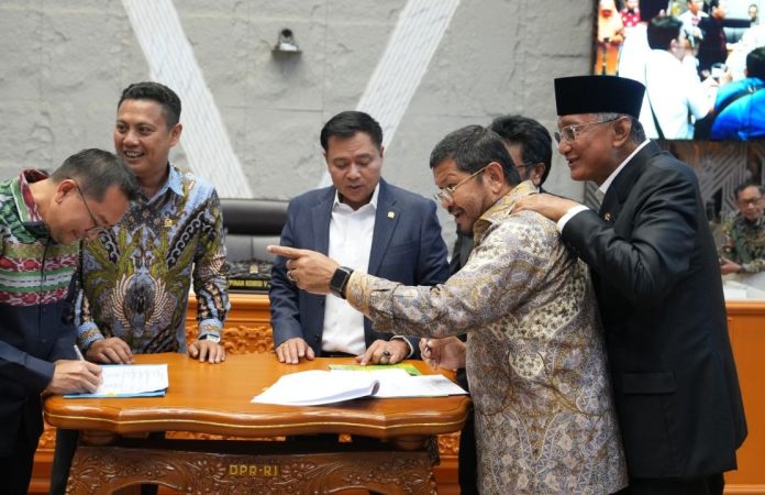 Menteri PU-Komisi V DPR RI