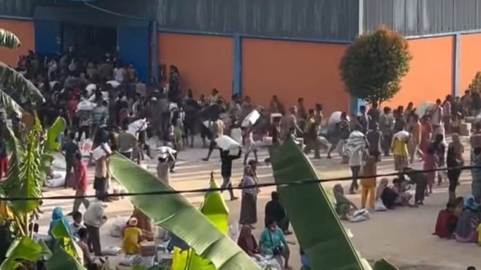 gudang bulog dijarah