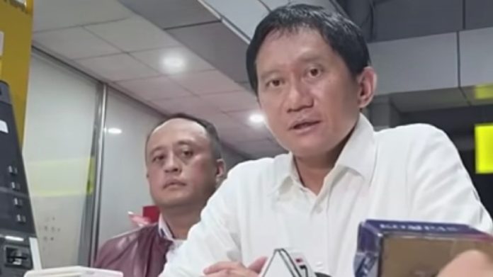 Argo bromo tabrak krl